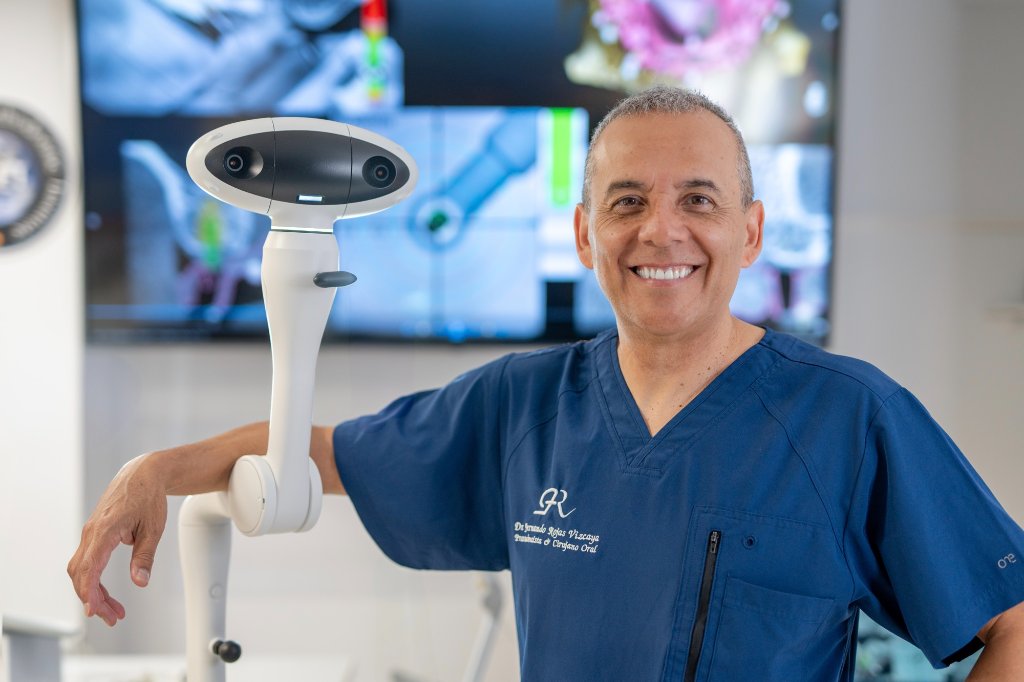 Dr. Fernando Rojas-Vizcaya